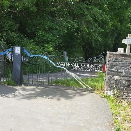 Mellte Avenue - Waterfalls House Pontneddfechan Bagian luar foto